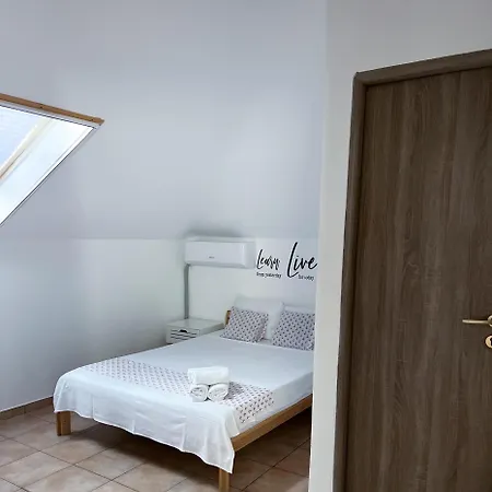 Zenith House Casa de hóspedes 3*