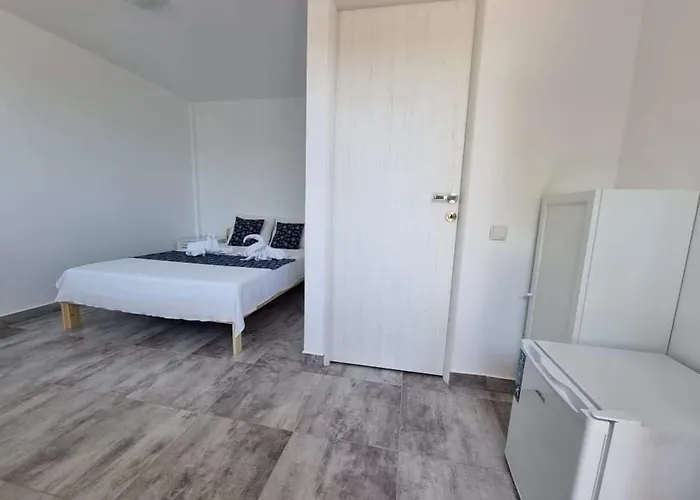 Zenith House Πανσιόν 3*