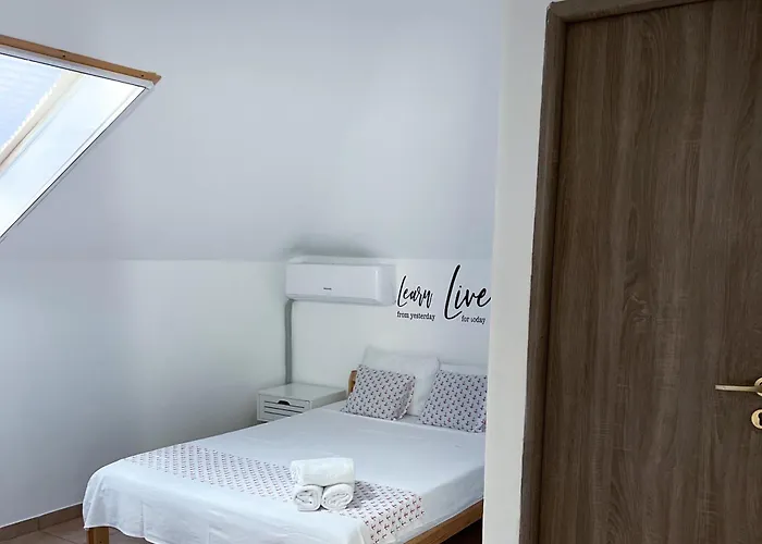 Zenith House Πανσιόν 3*